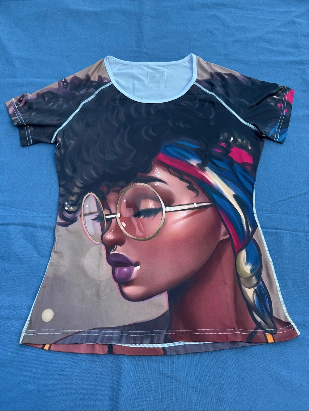Graphic Women’s Tee with Artistic Portrait - Blue Multi